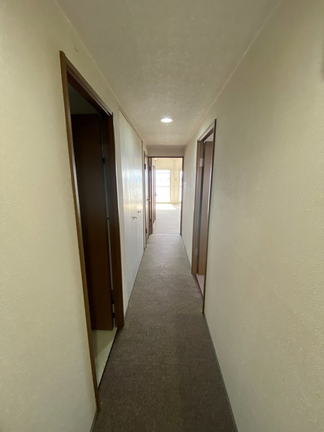 グランプレステージ西明石のその他|玄関から廊下への