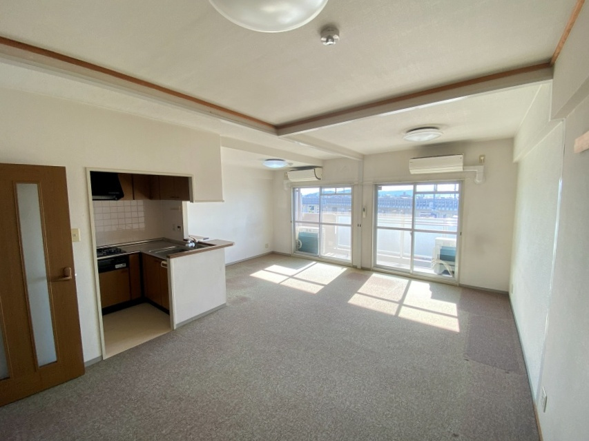 グランプレステージ西明石の居間・リビング|明るく開放的なLDK