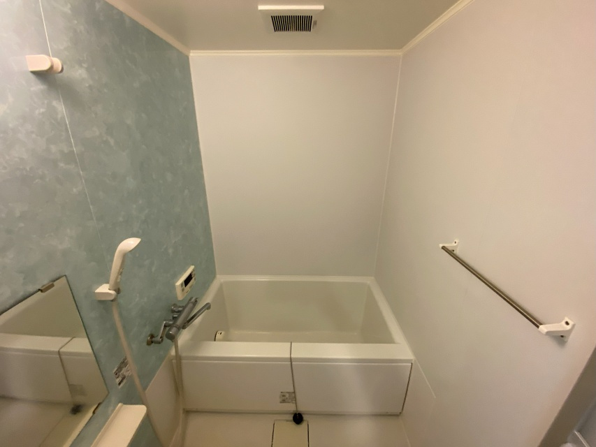 グランプレステージ西明石の浴室|アクセントパネル採用のバスルーム