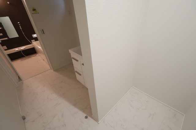 《仲介手数料無料》浦和区針ヶ谷１丁目14新築一戸建てKEIAI GRACEのランドリースペース