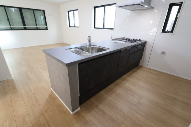 《仲介手数料無料》浦和区針ヶ谷１丁目14新築一戸建てKEIAI GRACEのキッチン