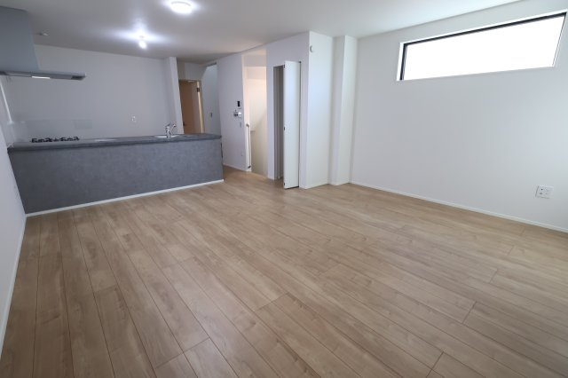 《仲介手数料無料》浦和区針ヶ谷１丁目14新築一戸建てKEIAI GRACEの居間・リビング