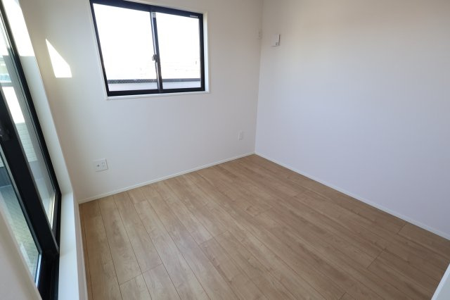 《仲介手数料無料》浦和区針ヶ谷１丁目14新築一戸建てKEIAI GRACEの洋室