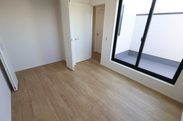 《仲介手数料無料》浦和区針ヶ谷１丁目14新築一戸建てKEIAI GRACEの洋室