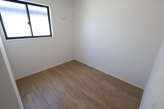 《仲介手数料無料》浦和区針ヶ谷１丁目14新築一戸建てKEIAI GRACEの洋室