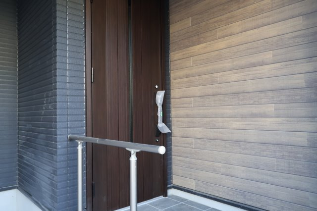《仲介手数料無料》浦和区針ヶ谷１丁目14新築一戸建てKEIAI GRACEの玄関