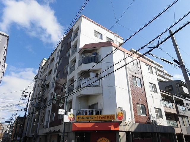 【外観】 | 建物の個性を主張するシックな外観です