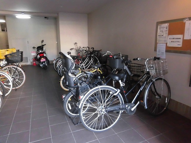 【その他】 | 雨にも濡れない自転車置き場です