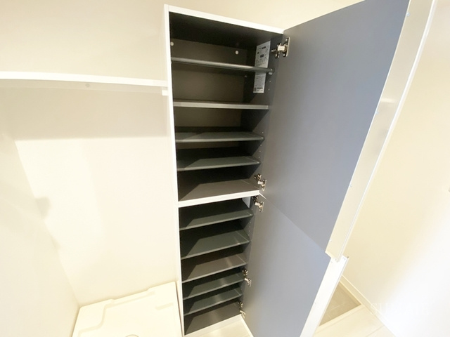 エクセラン北浦和の玄関|シューズボックス付き☆
