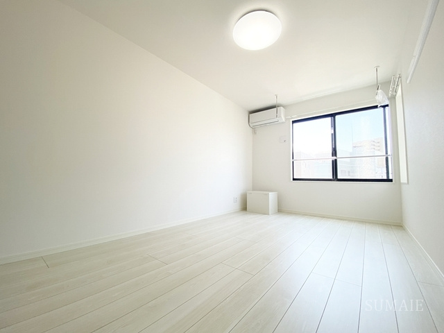 エクセラン北浦和の居間・リビング|7.9帖の使いやすい広さ☆