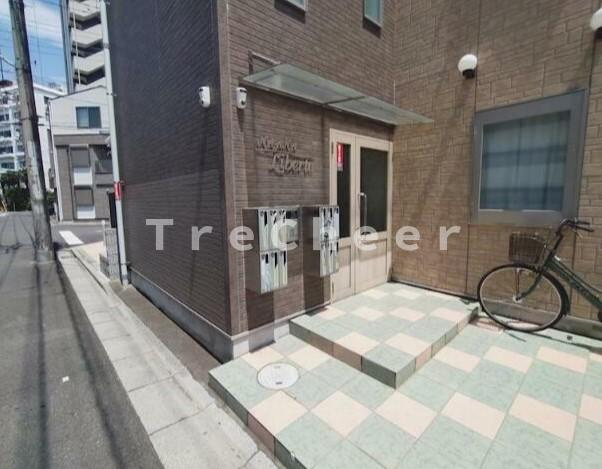 ナーナリベルテ(NAANA Liberte)のエントランス