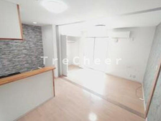 ナーナリベルテ(NAANA Liberte)の居間・リビング