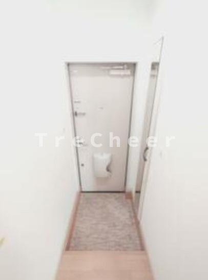 ナーナリベルテ(NAANA Liberte)の玄関