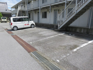 【駐車場】