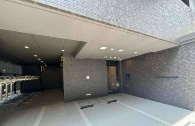 ジオエント本郷三丁目のエントランス