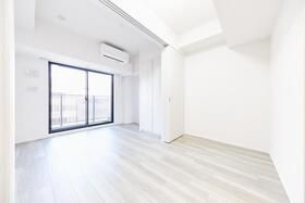 ジオエント本郷三丁目の居間・リビング