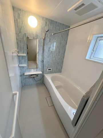 福生市福生　新築戸建全2棟の浴室|のびのび１坪タイプバスルーム。お子様と一緒に入っても足を伸ばしてゆっくり入れますよ♪