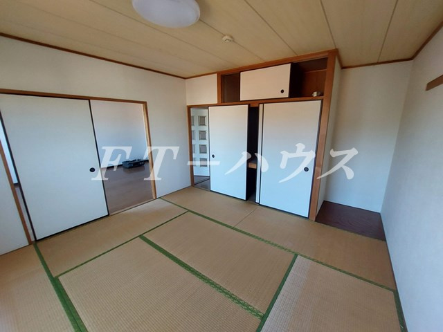 メゾンベルウッドの和室