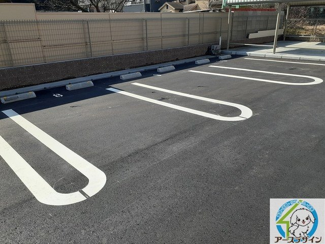 ブリック　フェアリーⅢの駐車場