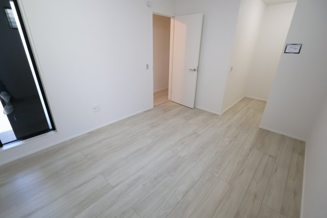 《仲介手数料無料》浦和区針ヶ谷１丁目14新築一戸建てKEIAI GRACEの洋室