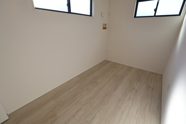 《仲介手数料無料》浦和区針ヶ谷１丁目14新築一戸建てKEIAI GRACEの洋室