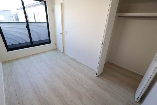 《仲介手数料無料》浦和区針ヶ谷１丁目14新築一戸建てKEIAI GRACEの洋室