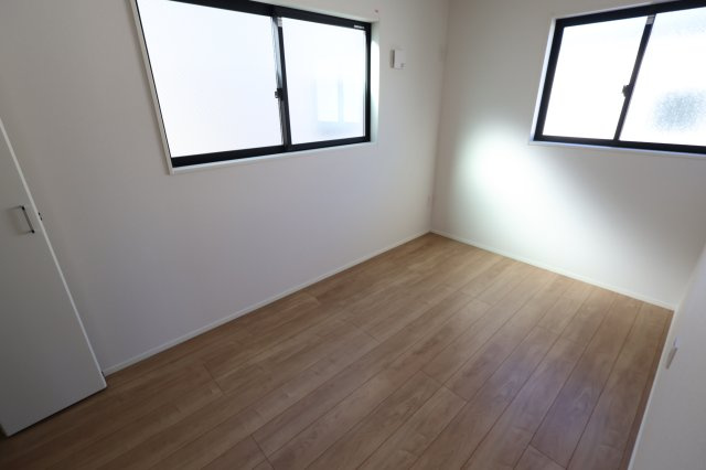 《仲介手数料無料》浦和区針ヶ谷１丁目14新築一戸建てKEIAI GRACEの洋室