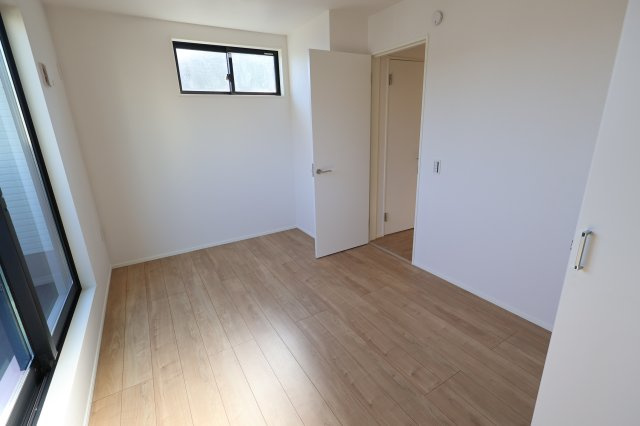 《仲介手数料無料》浦和区針ヶ谷１丁目14新築一戸建てKEIAI GRACEの洋室