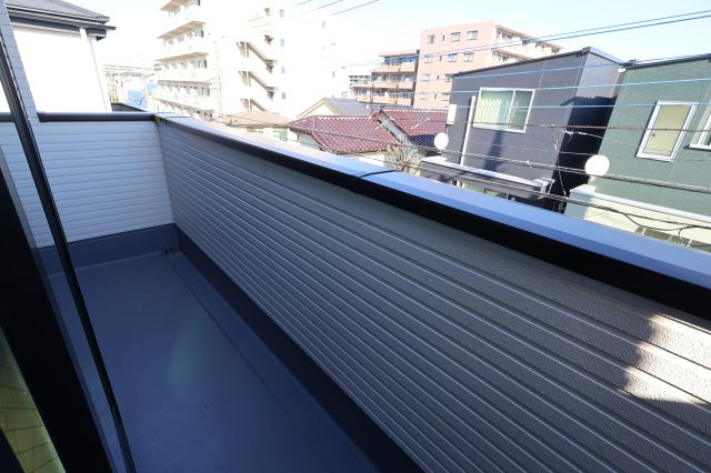 《仲介手数料無料》浦和区針ヶ谷１丁目14新築一戸建てKEIAI GRACEのバルコニー