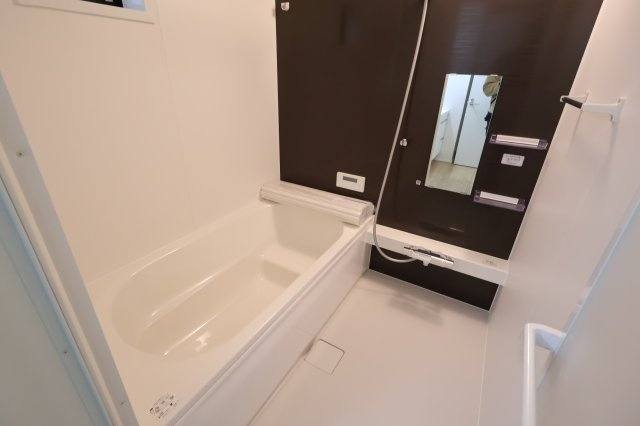 《仲介手数料無料》浦和区針ヶ谷１丁目14新築一戸建てKEIAI GRACEの浴室