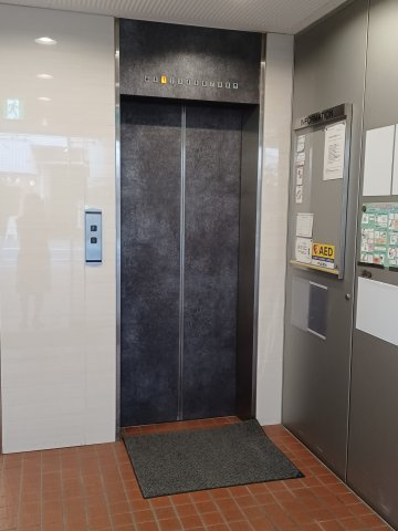 カドヤ第１０ビルのエントランス
