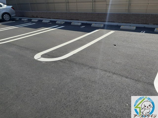 ブリック　フェアリーⅢの駐車場