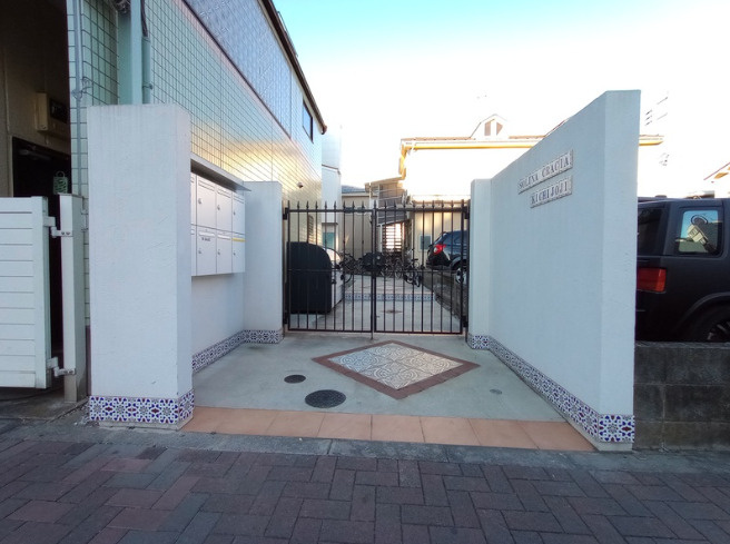 ソルナクレイシア吉祥寺のエントランス