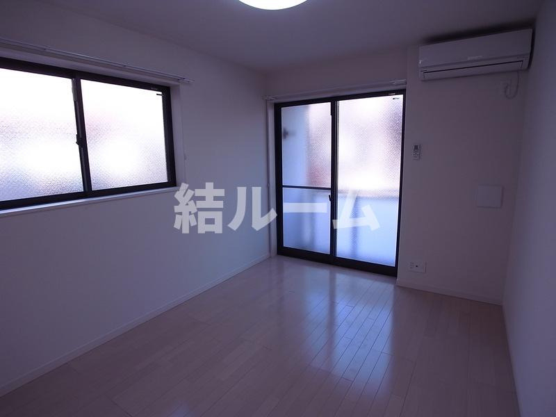 八王子市大塚の賃貸マンションの居間・リビング