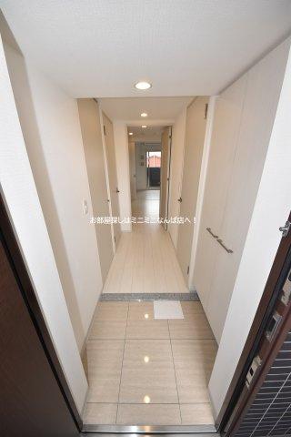 レジュールアッシュウエストレジスの玄関