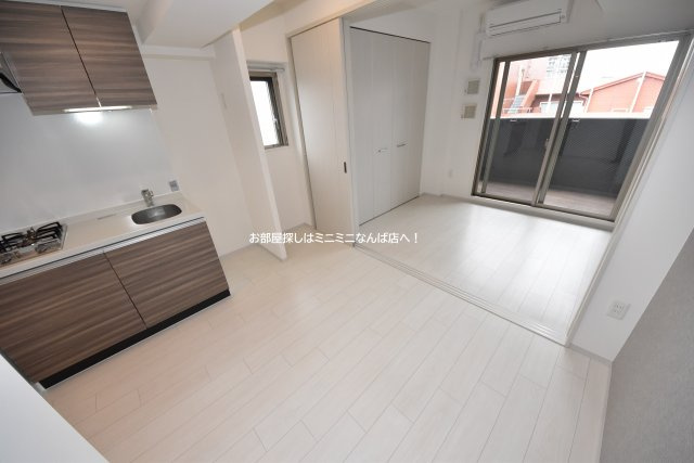 レジュールアッシュウエストレジスの居間・リビング