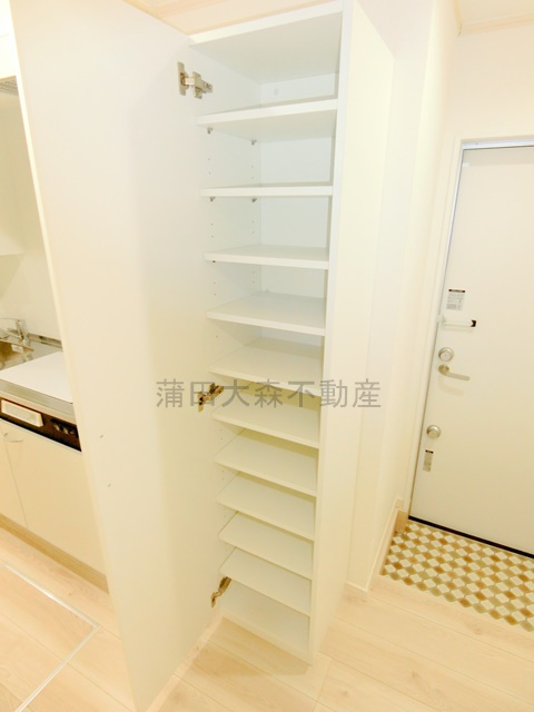 ハーミットクラブハウス羽田（仮）の設備|玄関収納