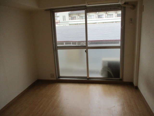 【居間・リビング】 | 明るいお部屋です