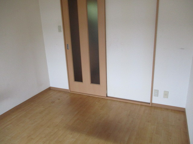 【居間・リビング】 | 広々と使える寝室です