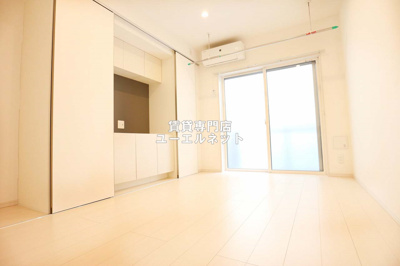 【居間・リビング】 | HARU緑地公園 | ゆったりとくつろげる、落ち着きのある居室空間です