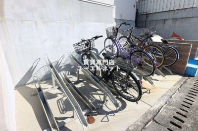 【その他共用部分】 | HARU緑地公園 | 自転車通勤にも便利な駐輪場付き♪