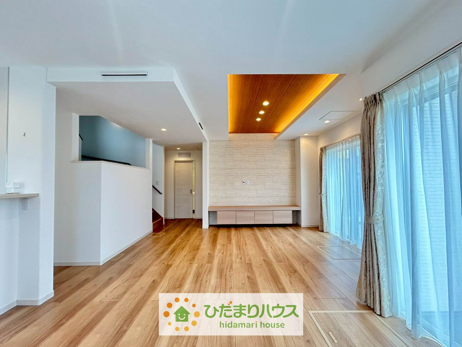 久喜市上内　中古一戸建ての居間・リビング