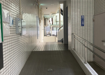 【その他共用部分】 | スタープラザ相武台駅前 | 共用部分は、一棟の建物に住む区分所有者全員が共同で所有するとし、共用部分の管理、補修などは、区分所有者で形成される管理組合が行います。個人の判断で勝手に変更することはできませんので覚えておきましょう。