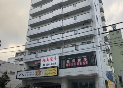 【外観】 | スタープラザ相武台駅前 | ＲＣ造、Reinforced Concreteは直訳すると補強されたコンクリートです。主に柱や梁・床・壁が鉄筋とコンクリートで構成おり、鉄筋を組んだ型枠にコンクリートを流し込んで固めたものを指します。