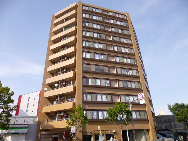 【外観】 | メゾン豊新 | 角地に建つ大きなマンションです