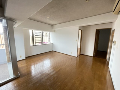 【居間・リビング】 | メゾン豊新 | ゆったり過ごせるリビングです