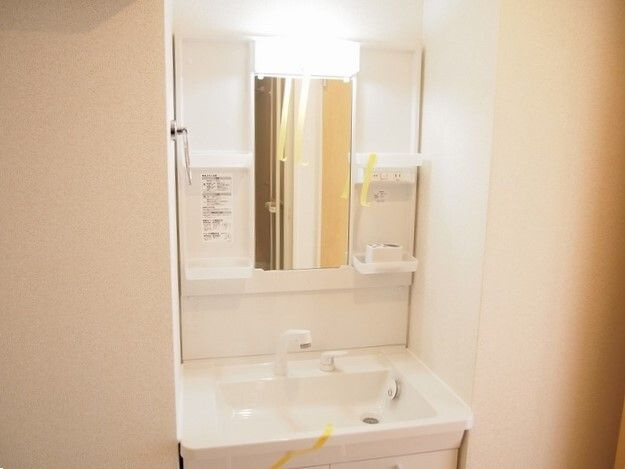 フィオーレ３０２の洗面所|スペースが確保できる洗面所です