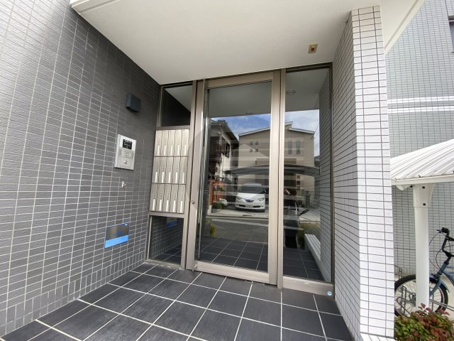 グランコートヒグチのエントランス