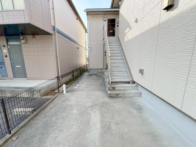 サンハイツ二番館のエントランス