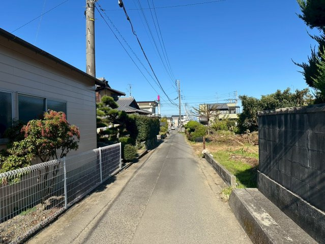 土居町中村　売土地の前面道路含む現地写真